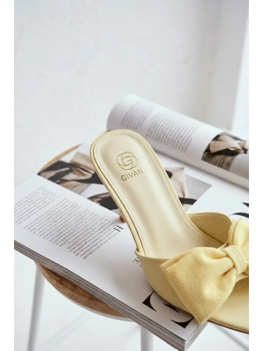 Дамски сандали на висок ток с панделка