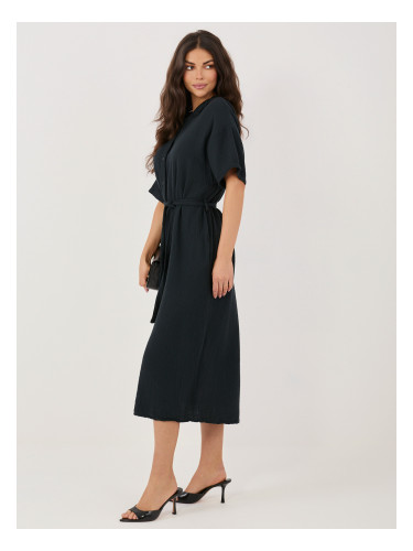 Черна рокля-риза с ажурна яка