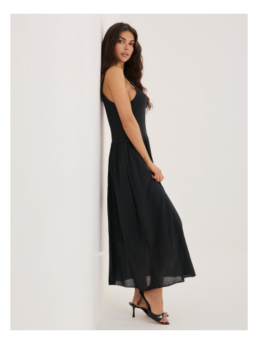Черна памучна рокля с подплата