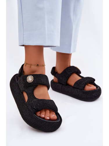 Дамски сандали на платформа с декорация GOE