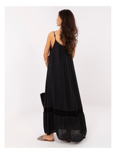 Лятна рокля с декоративни мъниста