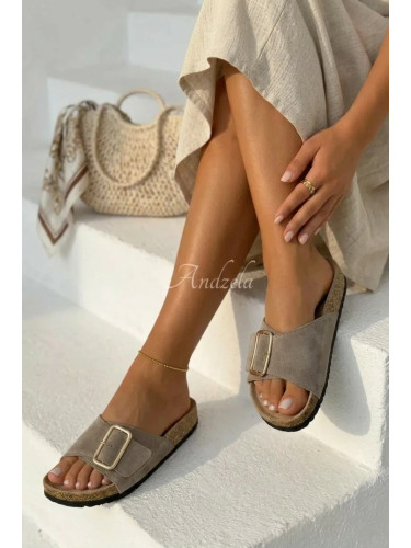 Дамски велурени чехли Boto с катарама, тъмнобежови