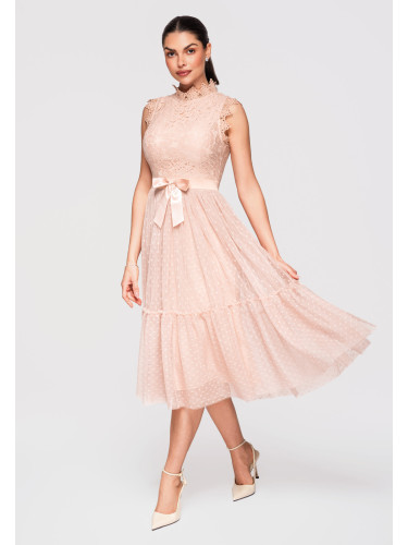 Миди рокля с дантелен корсаж