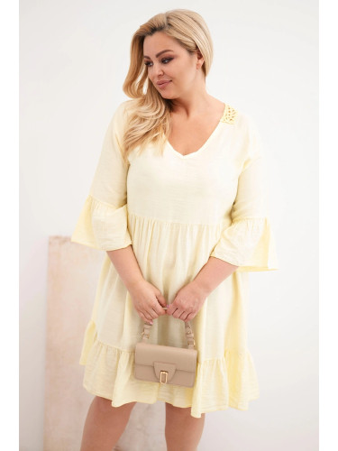 Жълта рокля от вискоза с големи размери Kesi с бродерия