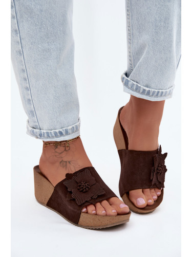 Дамски кожени сандали на платформа с цвете