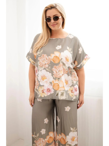 Комплект Kesi Plus Size с блуза и панталон с флорални мотиви