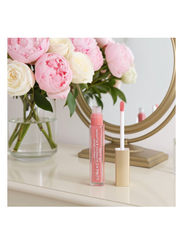 Хидратиращ гланц за блясък и обем Lumene Luminous Shine Hydrating & Plumping Lip Gloss