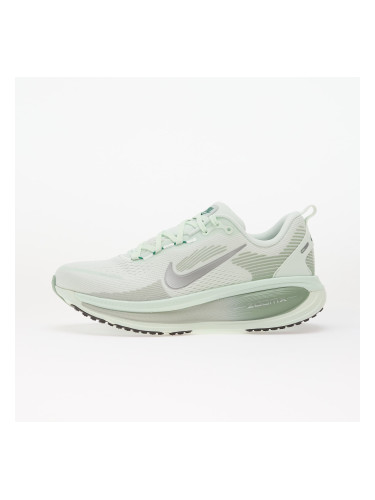 Сникърси Nike Vomero 18 Barely Green/ Metallic Silver-Steam EUR 37.5