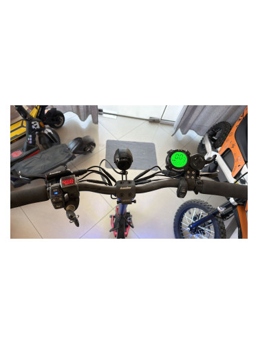 Mantis  8 Dual Minimotors Red - Мостра