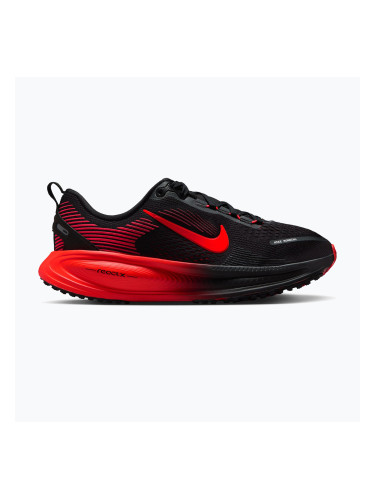 Детски обувки за бягане Nike Vomero 18 black/university red/bright crimson
