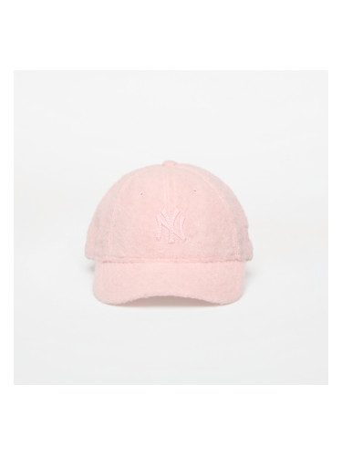 Шапка New Era 9FORTY MC MLB Winter Borg New York Yankees Pink Universal