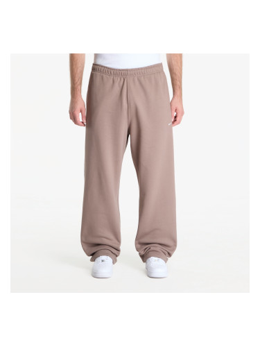 Суитшърт Nike Solo Swoosh Men's Fleece Open-Hem Pants Mink Brown/ Mink Brown/ White XS