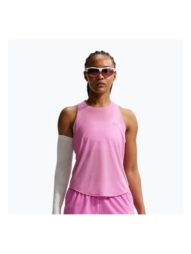 Дамска тениска за бягане Nike Swift Breathe Dri-Fit light magenta/photon dust