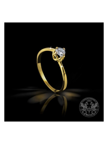 Нежен годежен пръстен с диамант