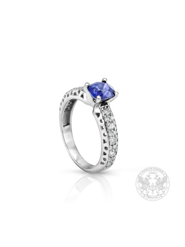 Годежен пръстен с диаманти и синьо-виолетов Сапфир