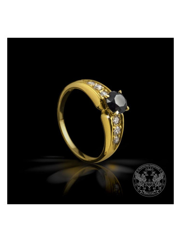 Златен пръстен с черен диамант и брилянти