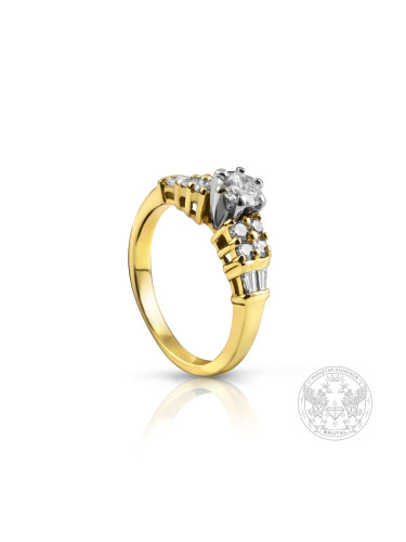 Златен пръстен с два вида диаманти US28