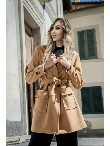 Дамско палто с колан