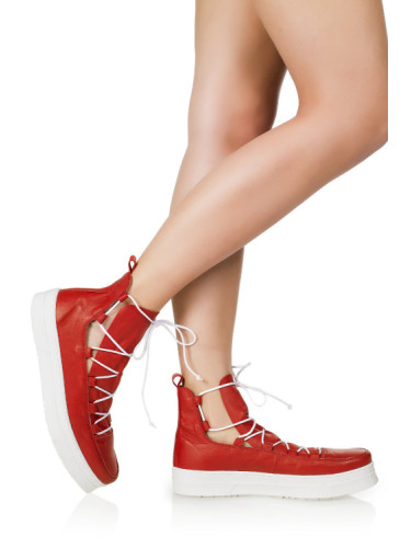 Дамски спортни обувки от естествена кожа