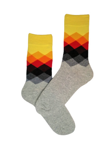 Шарени чорапи с ромбоиди