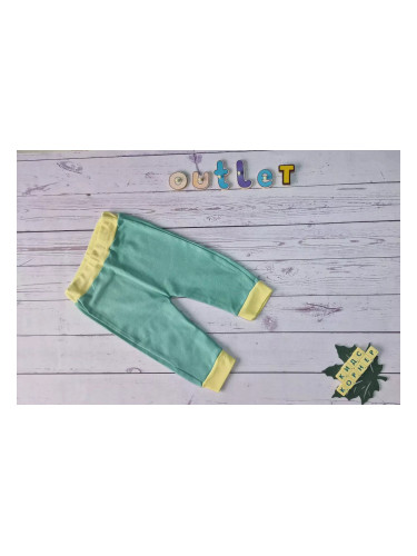 Памучни спортни панталонки за бебе момче в зелено