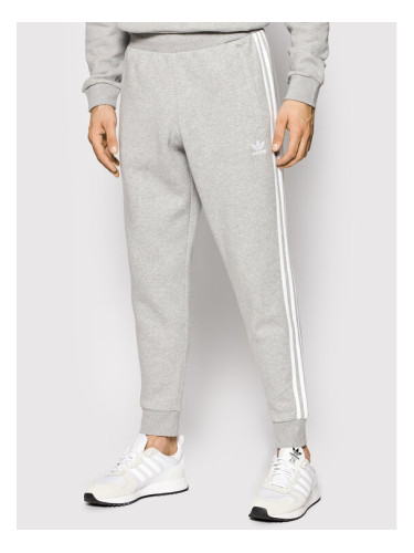 adidas Долнище анцуг Classics GN3530 Сив Fitted Fit