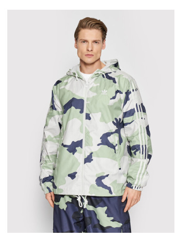 adidas Преходно яке Graphics Camo HF4877 Зелен Regular Fit