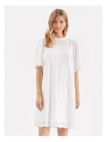 Cream Ежедневна рокля Moccamia 10611191 Бял Regular Fit