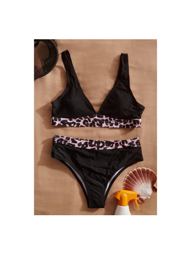 Бански бикини с триъгълен топ и обикновени бикини с животински детайли Черно