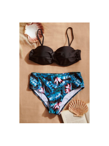 Бански бикини с топ без презрамки и обикновени бикини с екзотичен принт Цветно