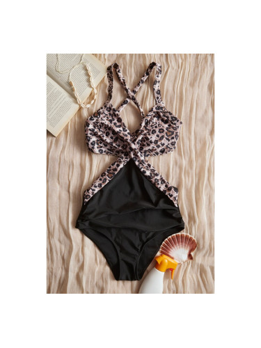 Бански костюм цял с животински принт и изрязан Леопард