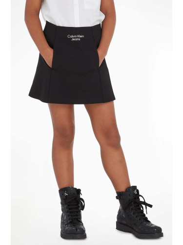 Детска пола Calvin Klein Jeans в черно къс модел разкроен модел