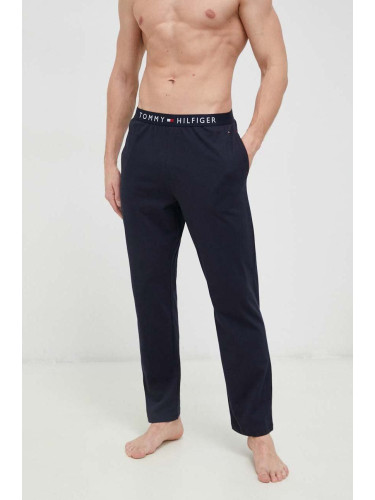 Домашен спортен панталон от памук Tommy Hilfiger в тъмносиньо със стандартна кройка UM0UM02889