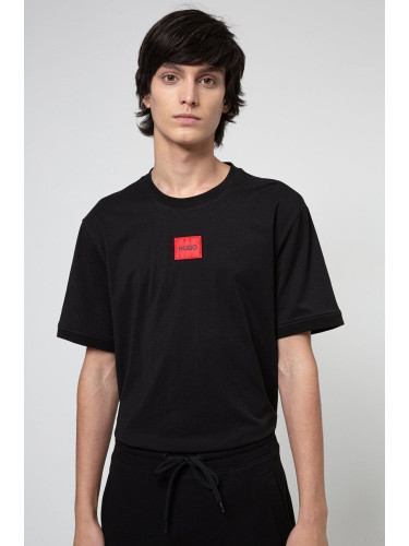 Памучна тениска HUGO в черно с апликация 50447978
