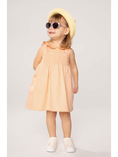Бебешка памучна рокля Coccodrillo в оранжево къса разкроен модел