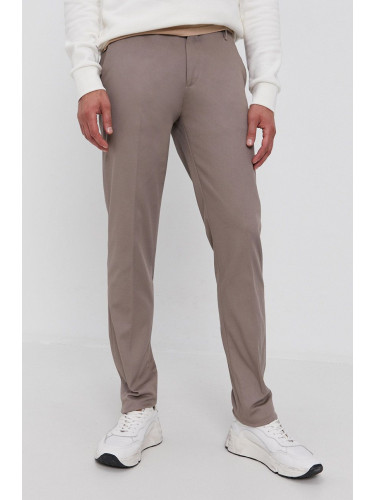 Панталон Emporio Armani в сиво с кройка по тялото