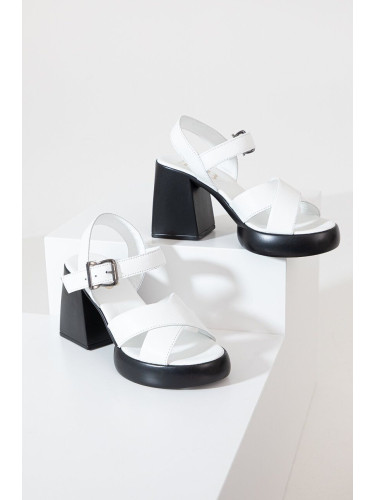 Кожени сандали Answear Lab в бяло