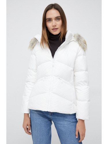 Пухено яке Calvin Klein в бяло със зимна изолация
