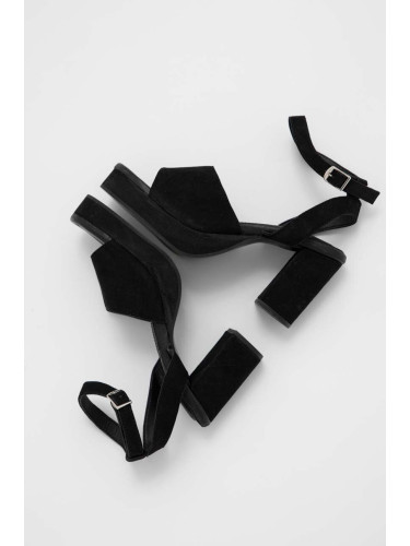 Велурени сандали Answear Lab в черно