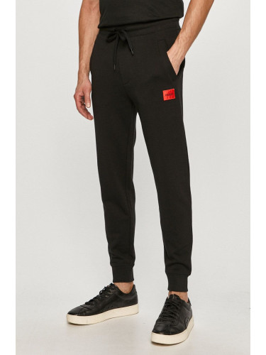 Памучен спортен панталон HUGO в черно с меланжов десен 50447963