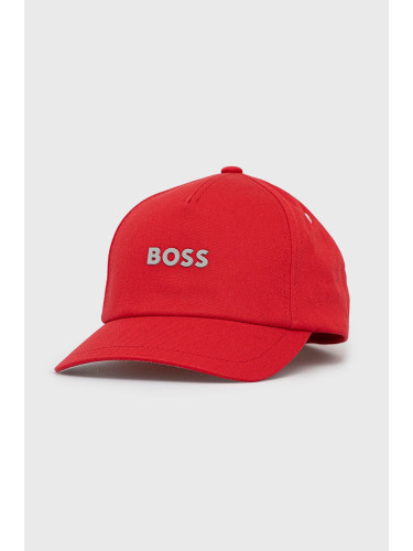 Памучна шапка BOSS Casual в червено с апликация