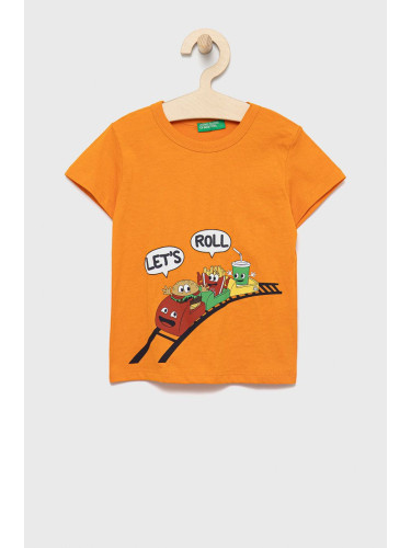 Детска памучна тениска United Colors of Benetton в оранжево с принт