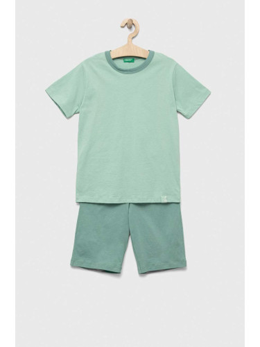 Детска памучна пижама United Colors of Benetton в зелено с изчистен дизайн