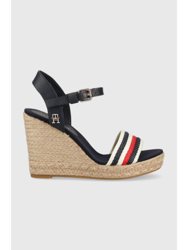 Сандали Tommy Hilfiger CORPORATE WEDGE в тъмносиньо със скосена платформа FW0FW07086