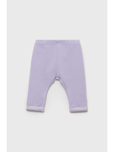 Бебешки спортен панталон United Colors of Benetton в лилаво с изчистен дизайн