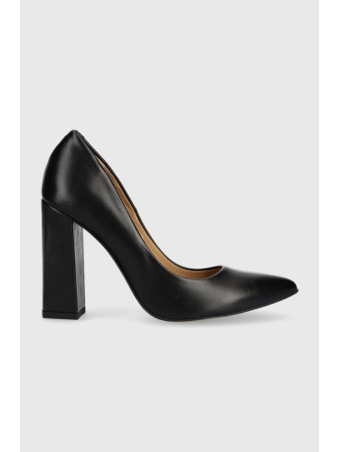 Кожени обувки с дебел ток Wojas в черно с висок ток 3503951