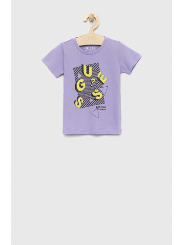 Детска памучна тениска Guess в лилаво с десен