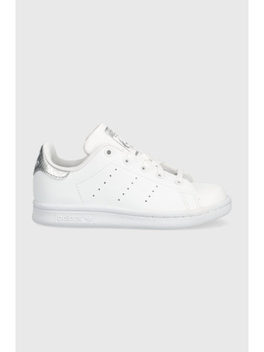 Детски маратонки adidas Originals STAN SMITH C в бяло