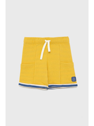 Детски памучен къс панталон United Colors of Benetton в жълто с регулируема талия