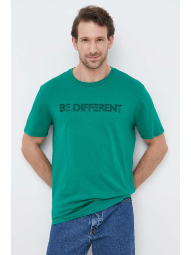 Памучна тениска United Colors of Benetton в зелено с апликация